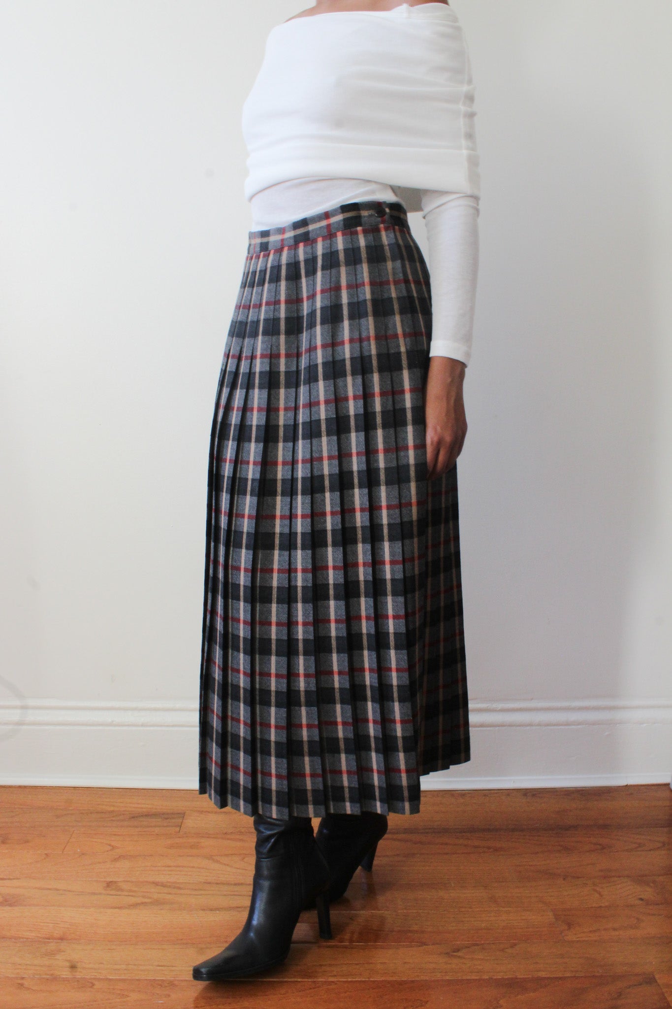 Pleated maxi skirt