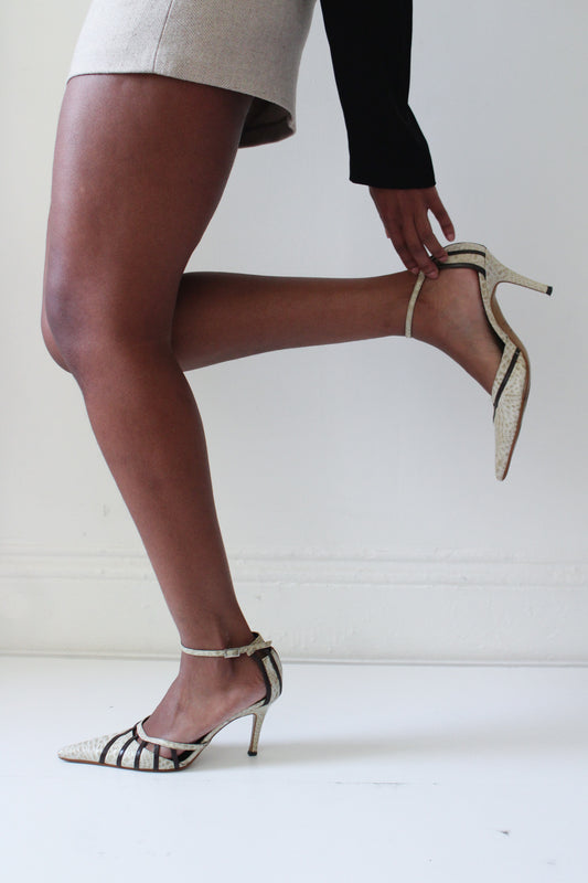 Cream patterned pumps